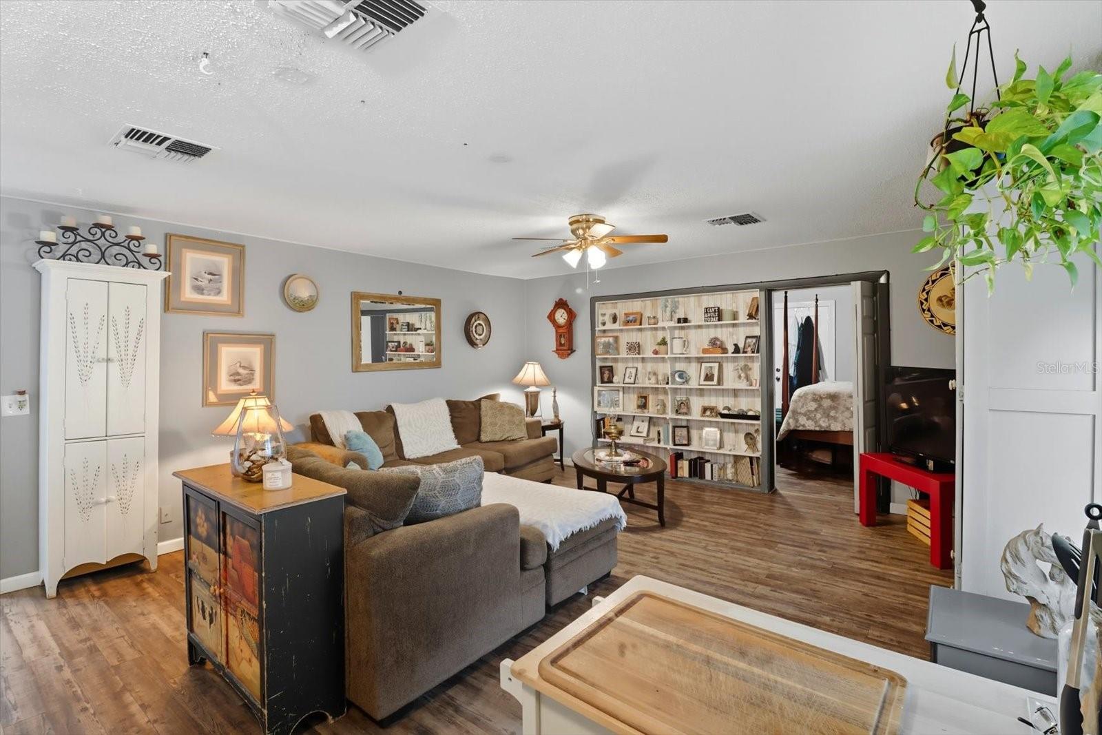 EAST COVE - Residential