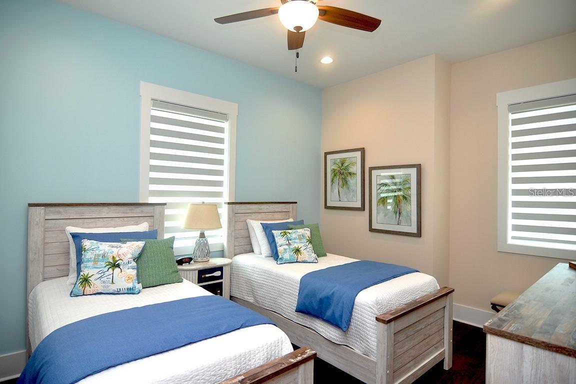 DUNEDIN CAUSEWAY CENTER - Residential