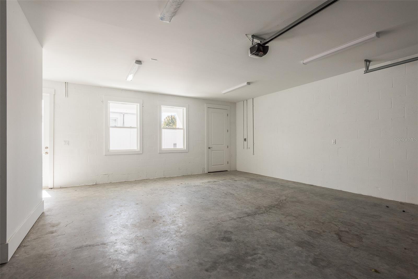 DUNEDIN CAUSEWAY CENTER - Residential