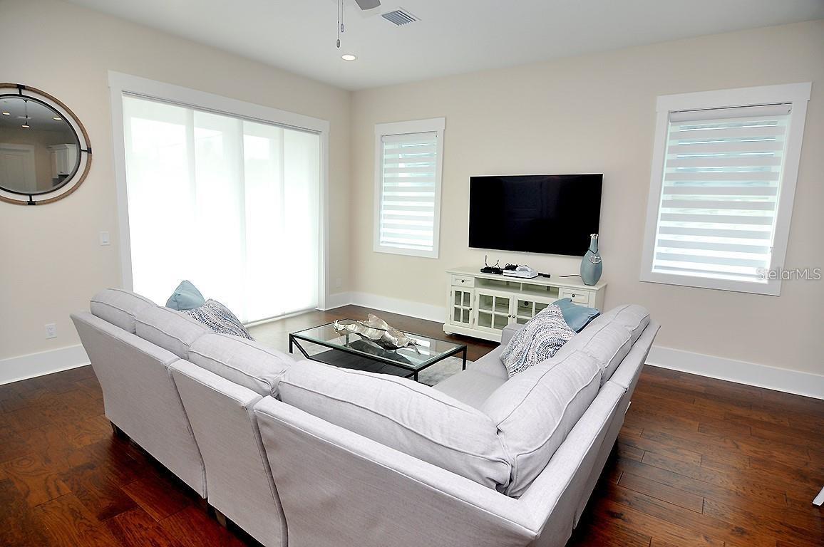 DUNEDIN CAUSEWAY CENTER - Residential