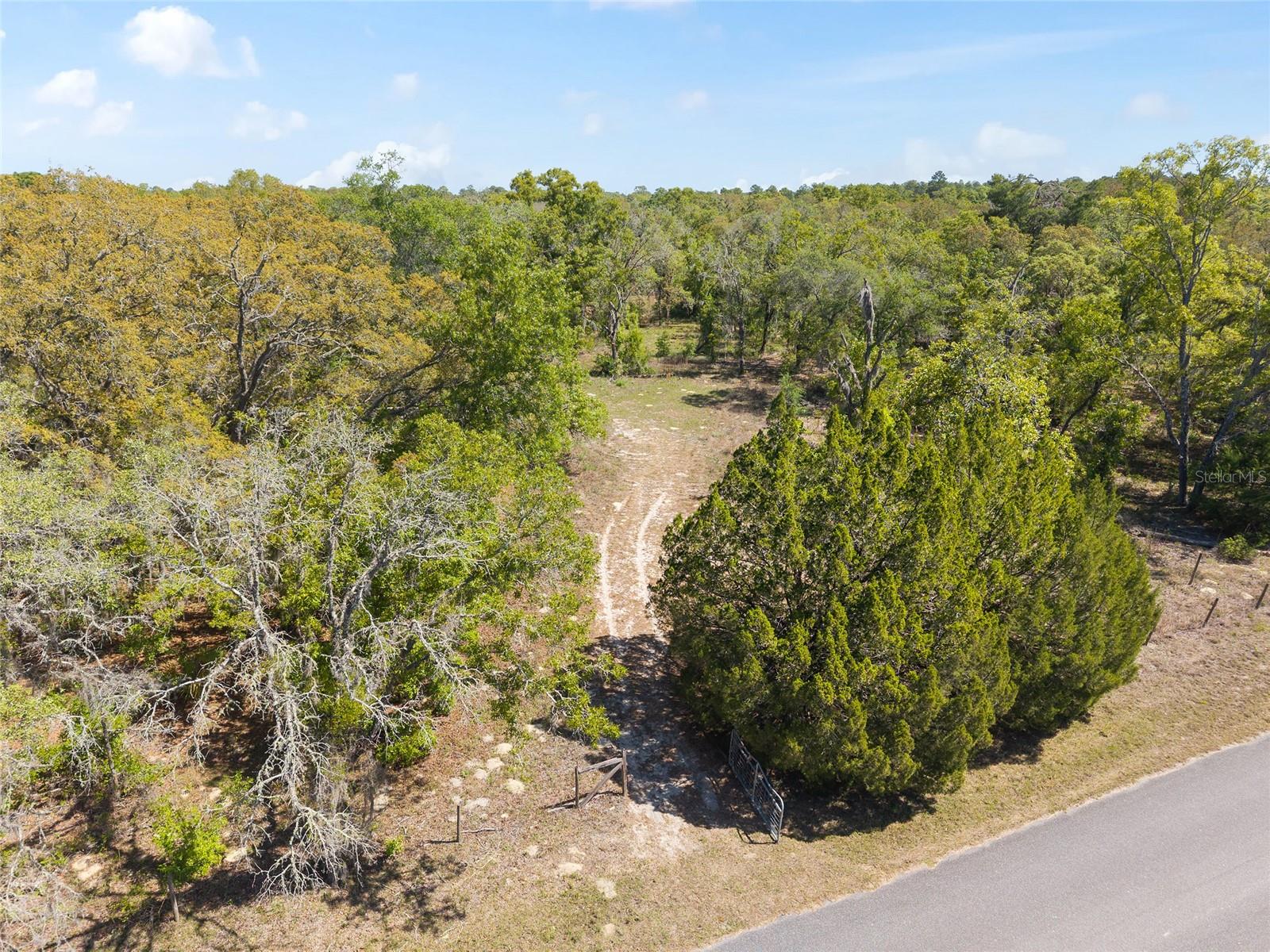 CIRCLE M RANCHETTES - Land