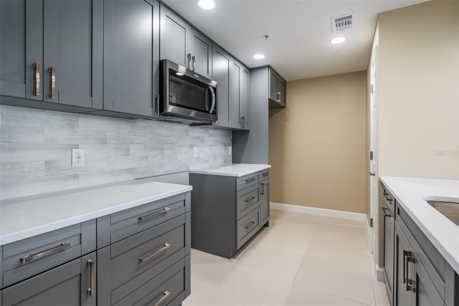 345 BAYSHORE A CONDO - Residential Lease