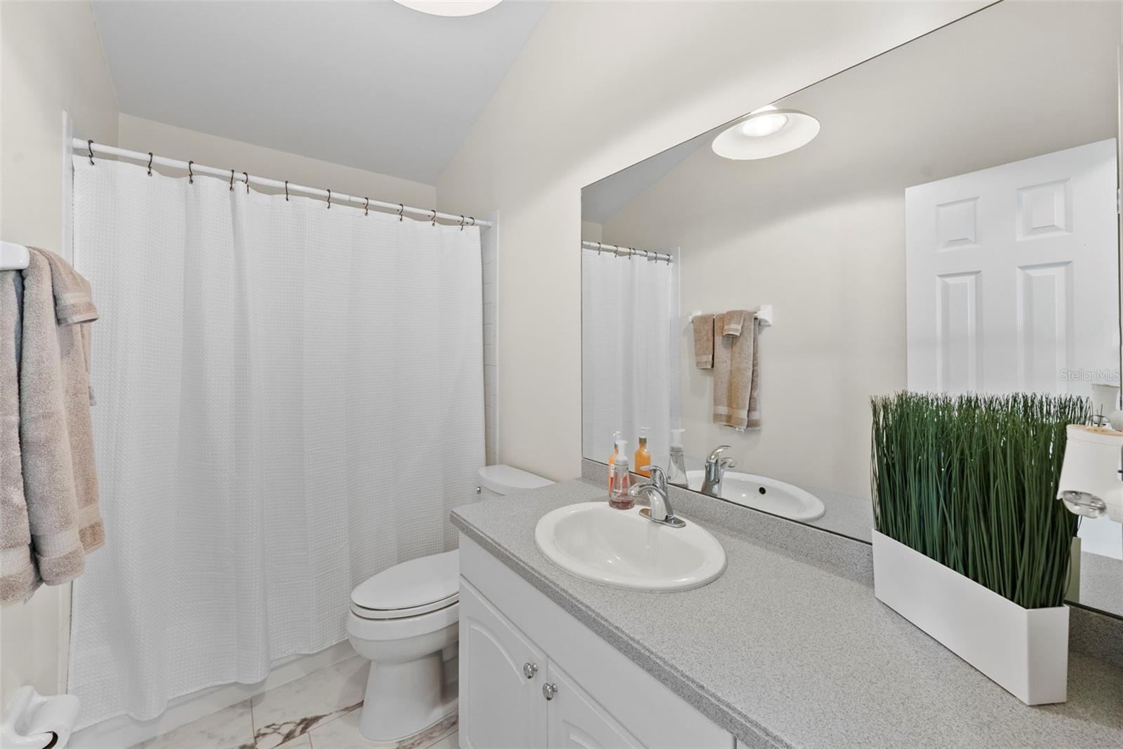 MALLORY SQUARE A CONDO - Residential