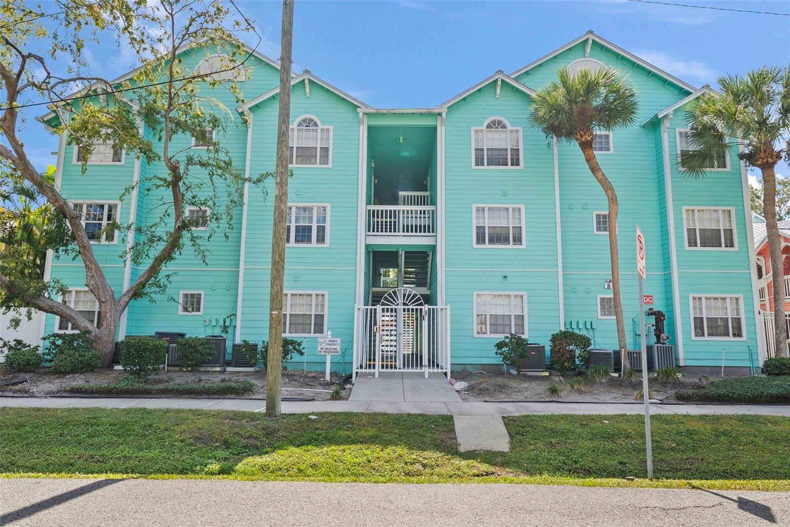 MALLORY SQUARE A CONDO - Residential