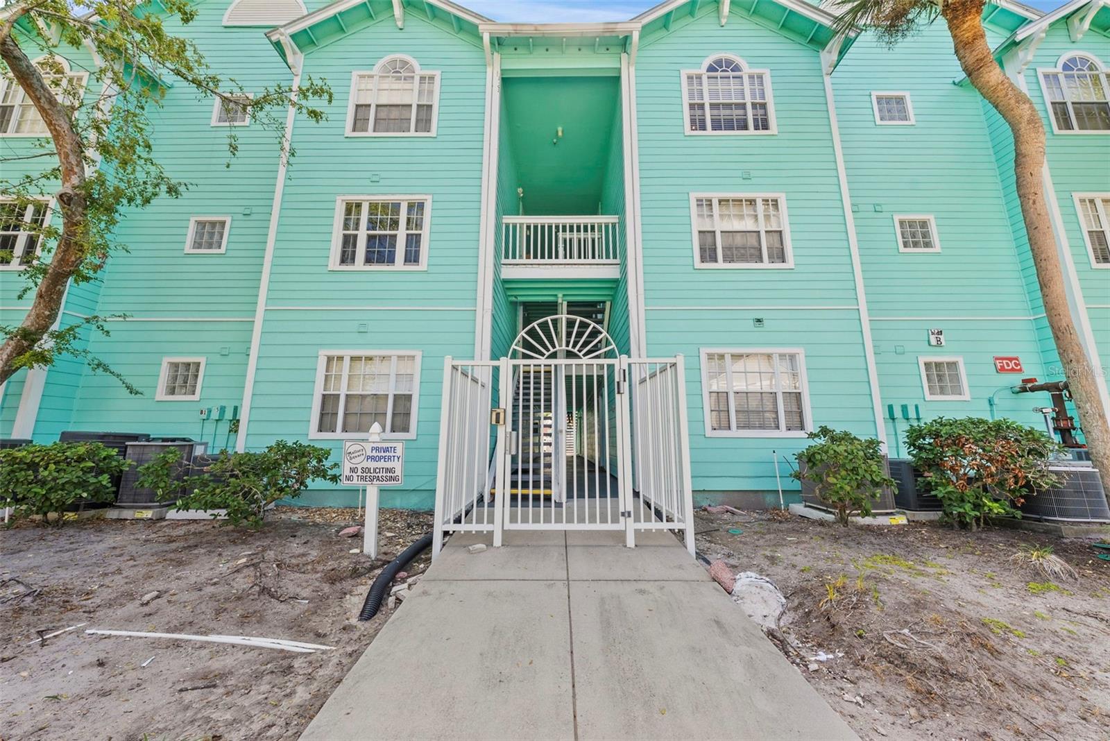 MALLORY SQUARE A CONDO - Residential