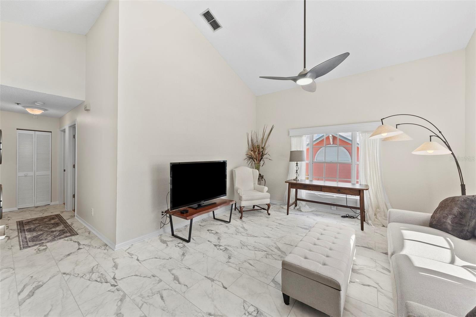 MALLORY SQUARE A CONDO - Residential