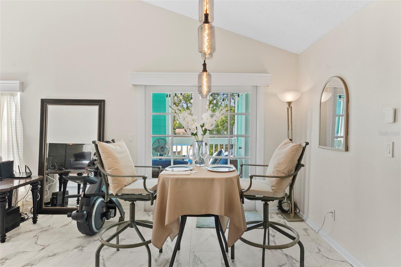 MALLORY SQUARE A CONDO - Residential