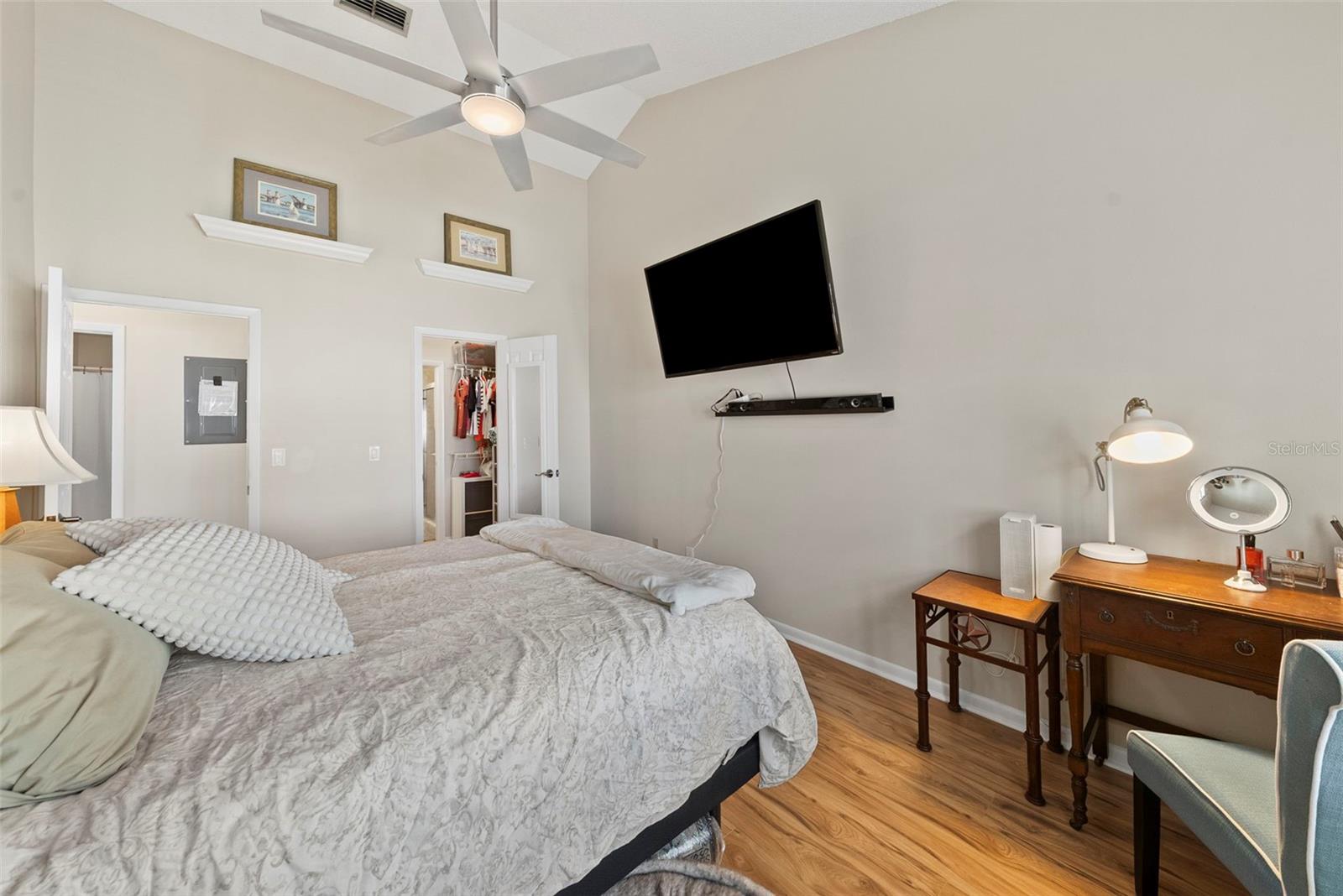 MALLORY SQUARE A CONDO - Residential