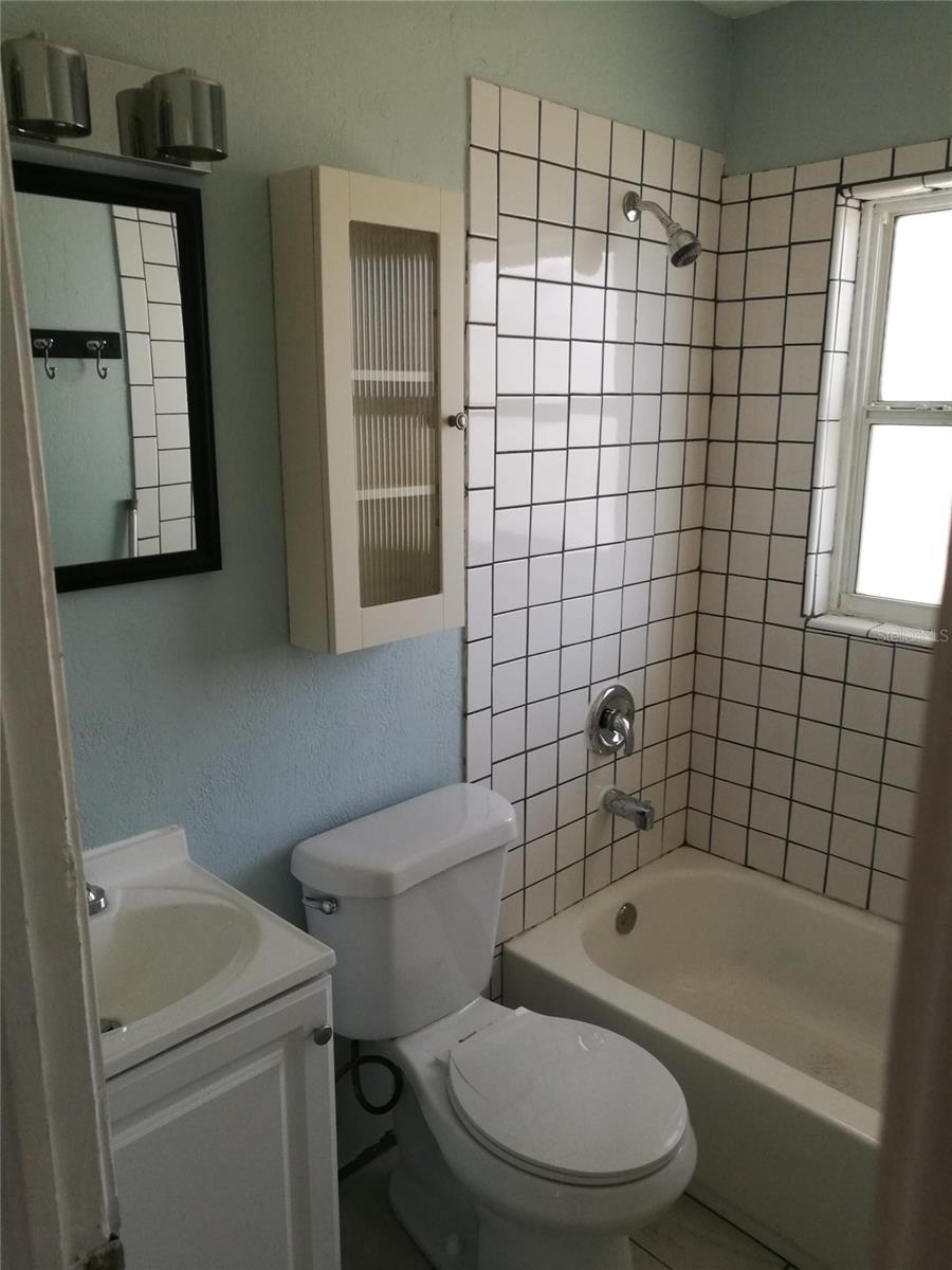 LAKEVIEW GROVE - Residential