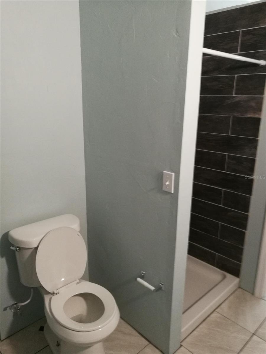 LAKEVIEW GROVE - Residential