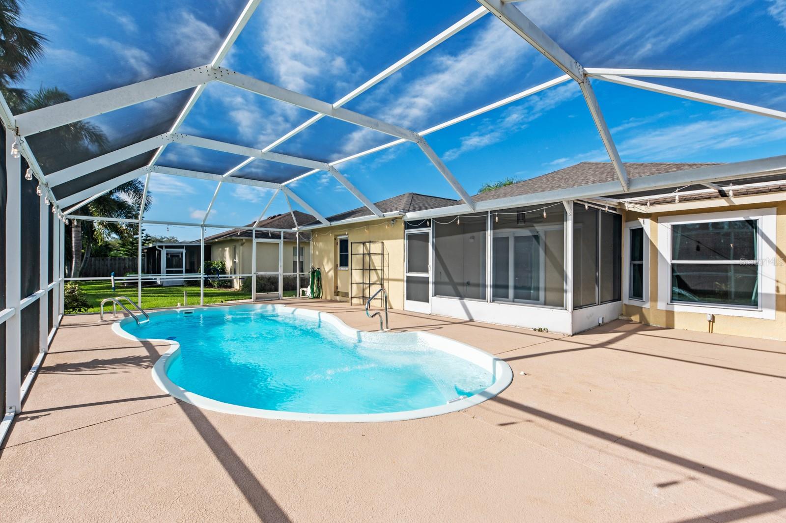 SARAPALMS - Residential