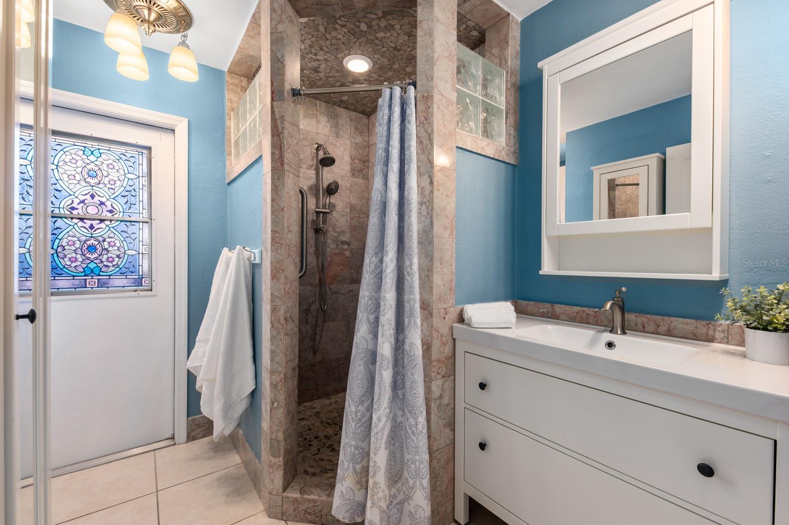 SARAPALMS - Residential