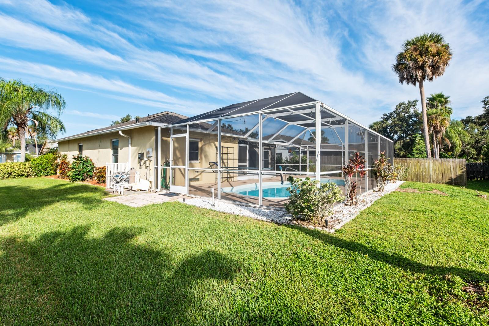 SARAPALMS - Residential