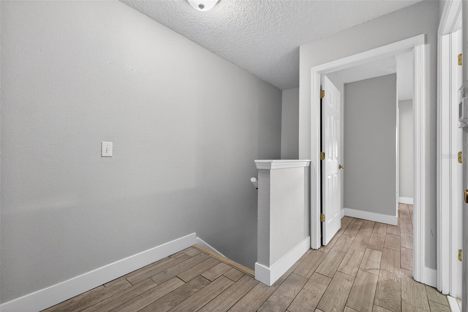 COUNTRY CHASE - Residential Lease