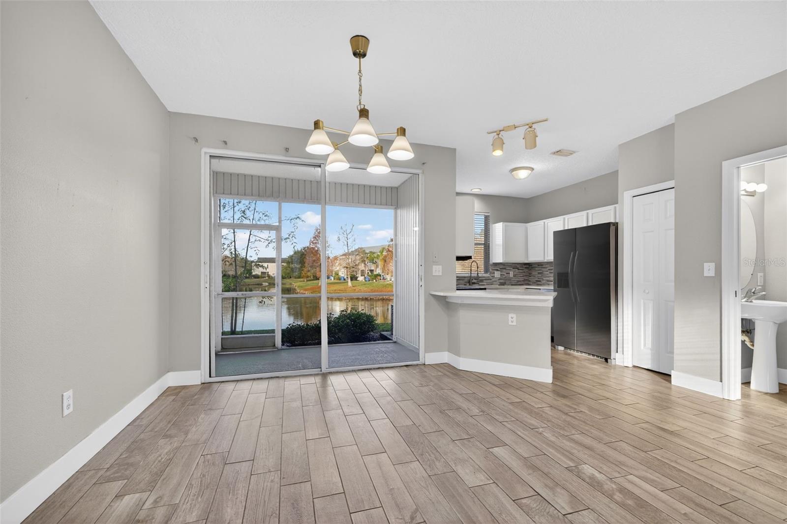 COUNTRY CHASE - Residential Lease