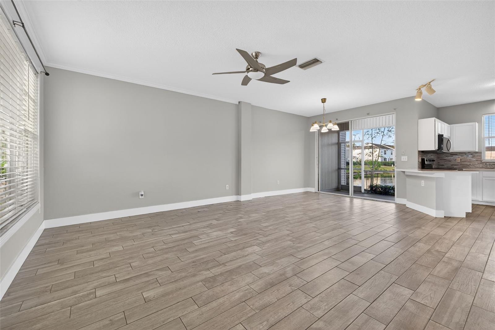 COUNTRY CHASE - Residential Lease