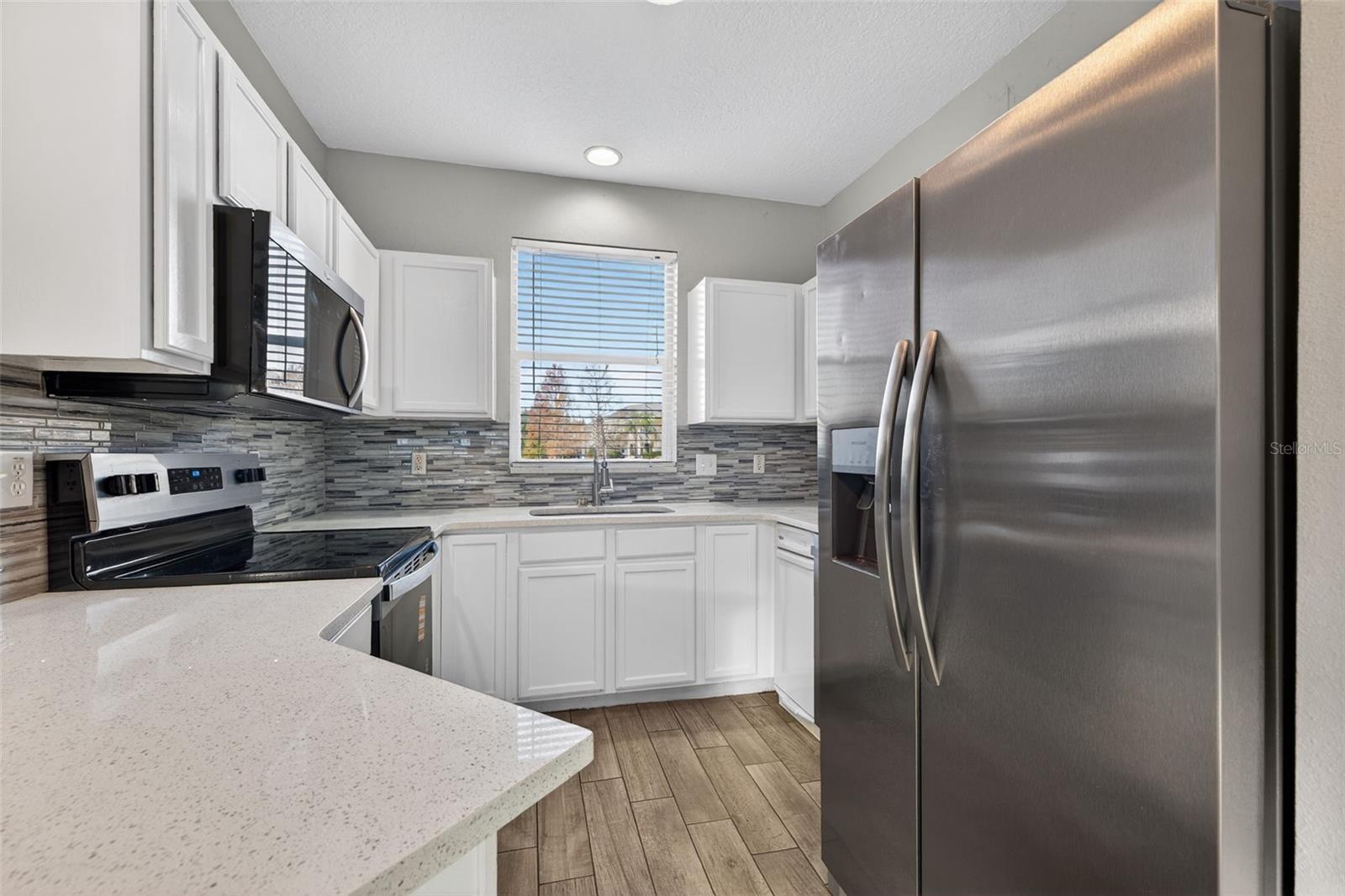 COUNTRY CHASE - Residential Lease