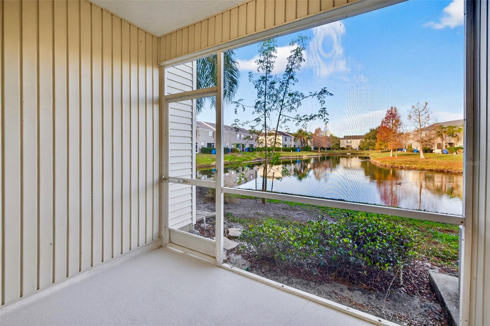 COUNTRY CHASE - Residential Lease