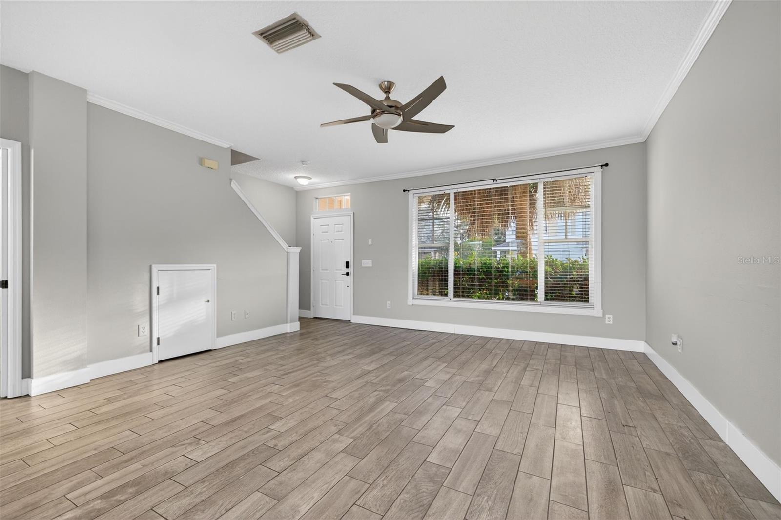 COUNTRY CHASE - Residential Lease