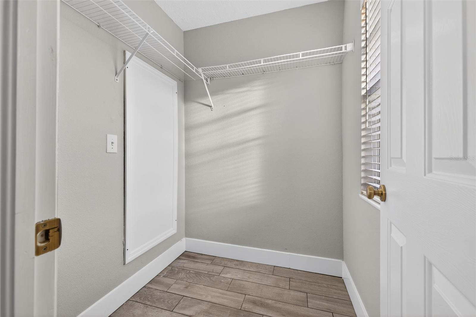 COUNTRY CHASE - Residential Lease