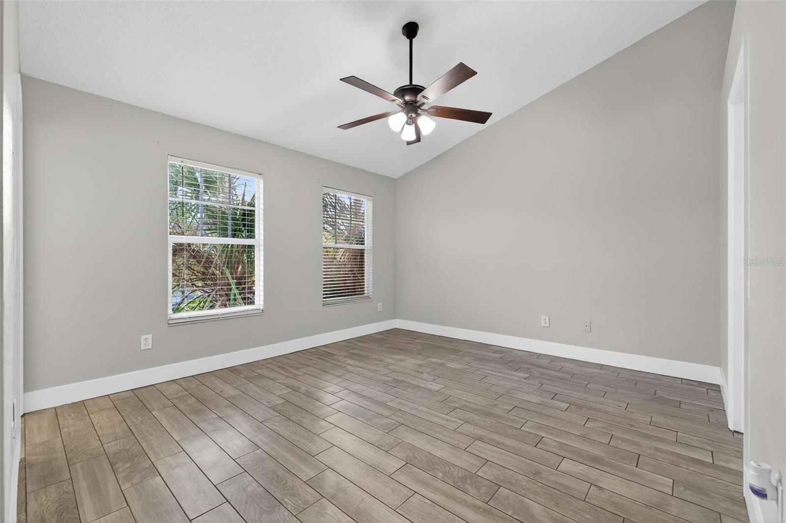 COUNTRY CHASE - Residential Lease