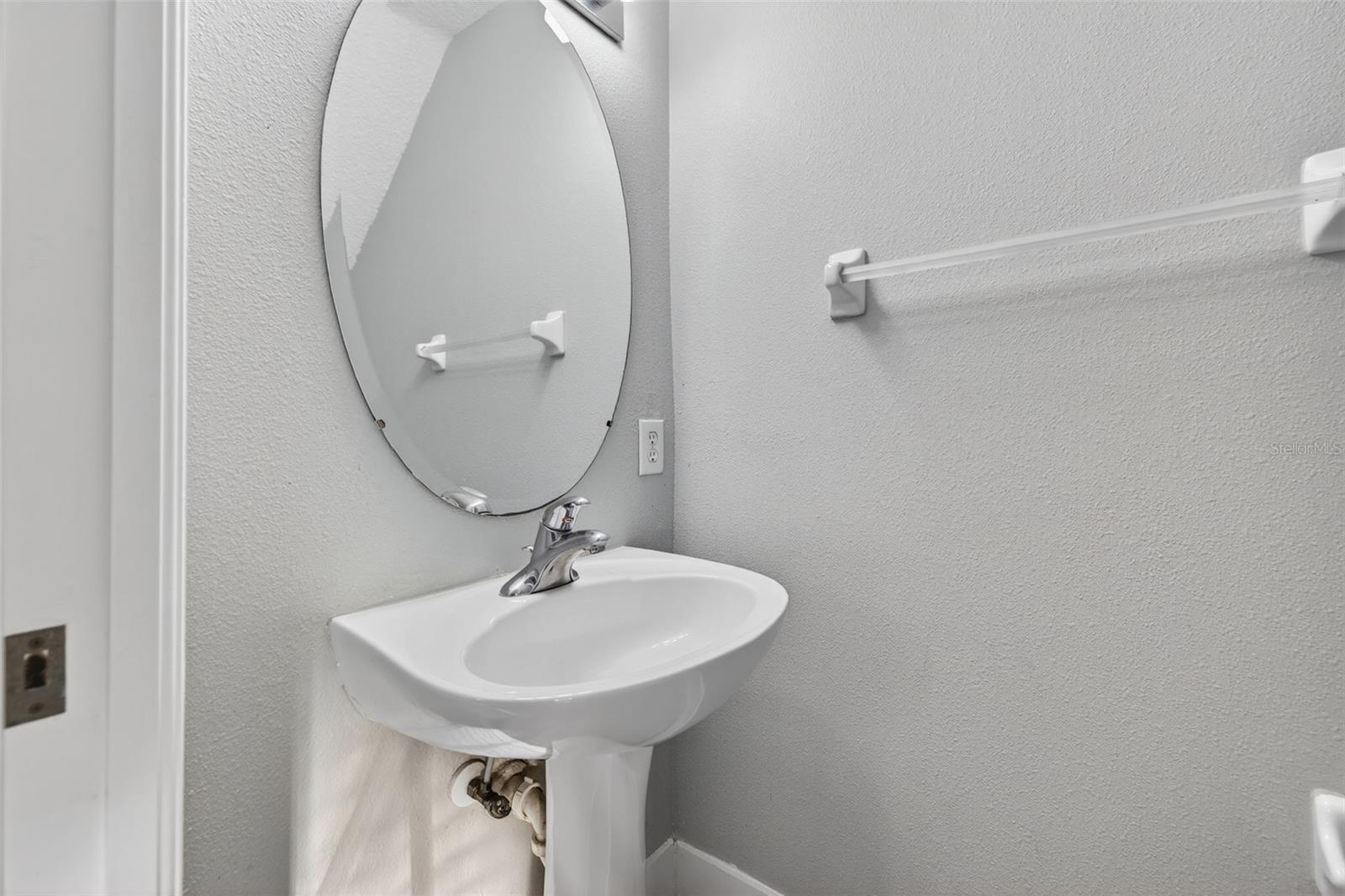 COUNTRY CHASE - Residential Lease