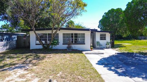1818 AND 1816 HACIENDA WAY HOLIDAY FL 34690
