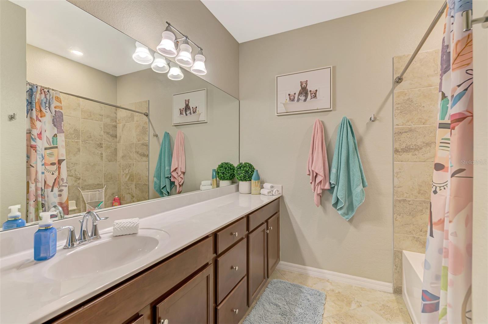 GRAN PARADISO TWNHMS 1B - Residential