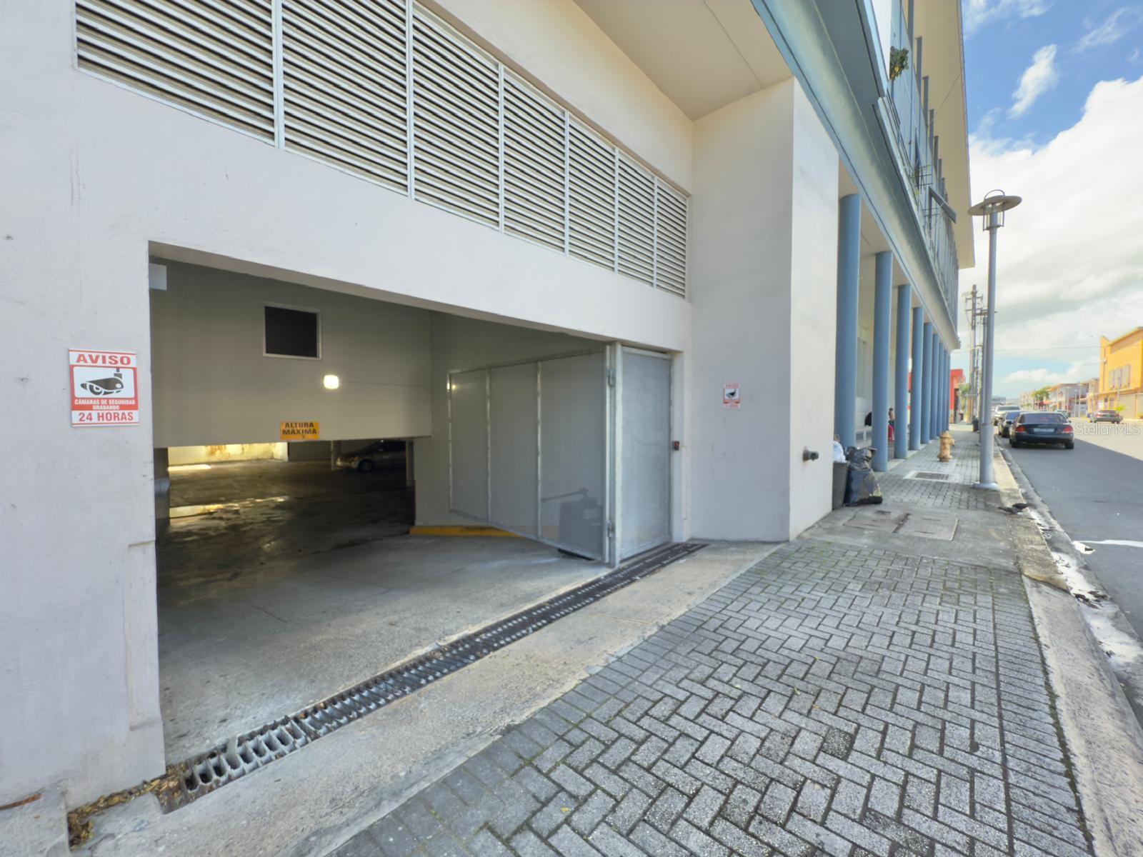 CONDOMINO REINA CAROLINA - Residential