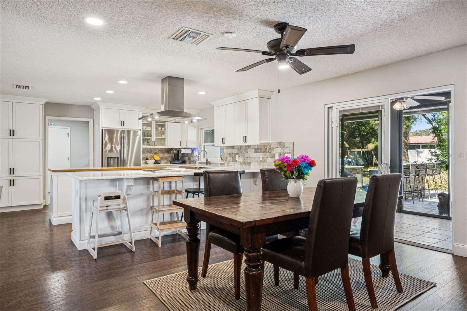 8937 EASTERLING DRIVE