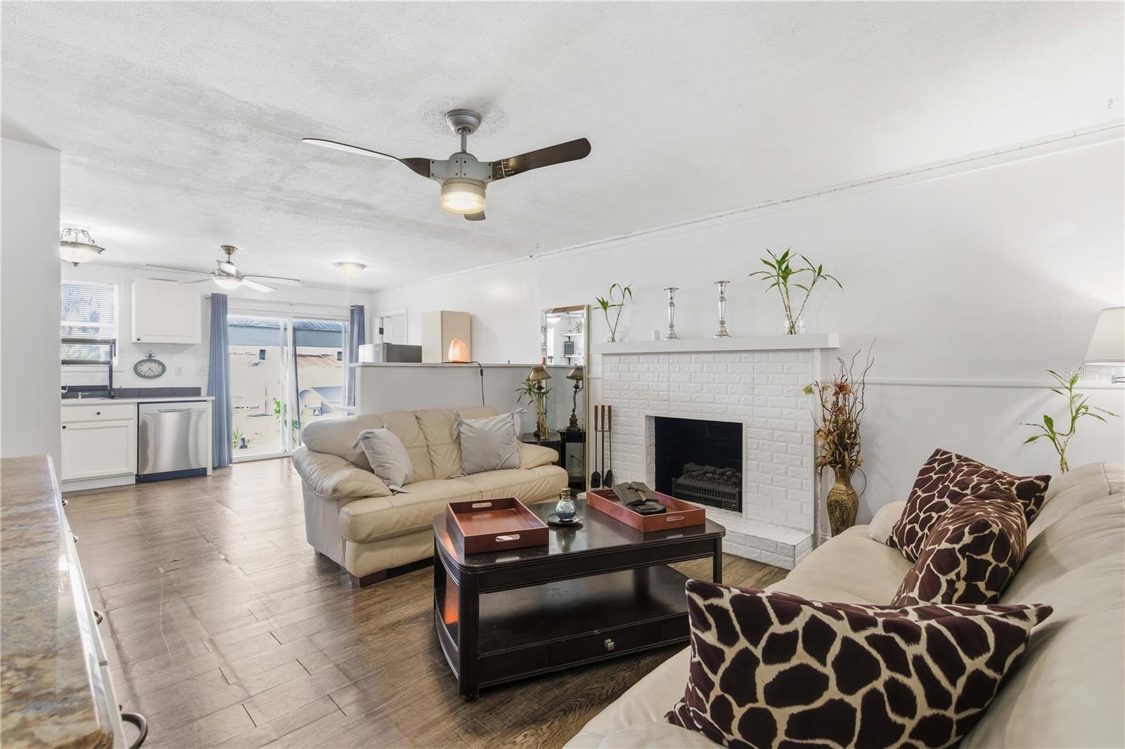 SULPHUR HILL - Residential