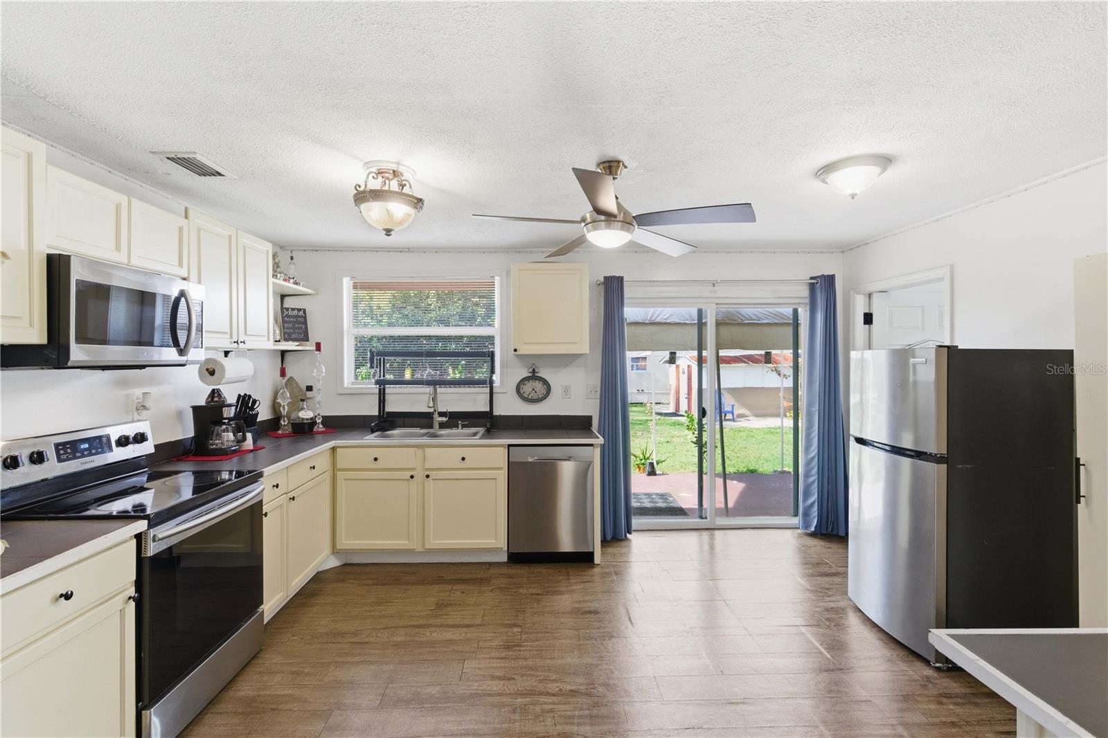 SULPHUR HILL - Residential