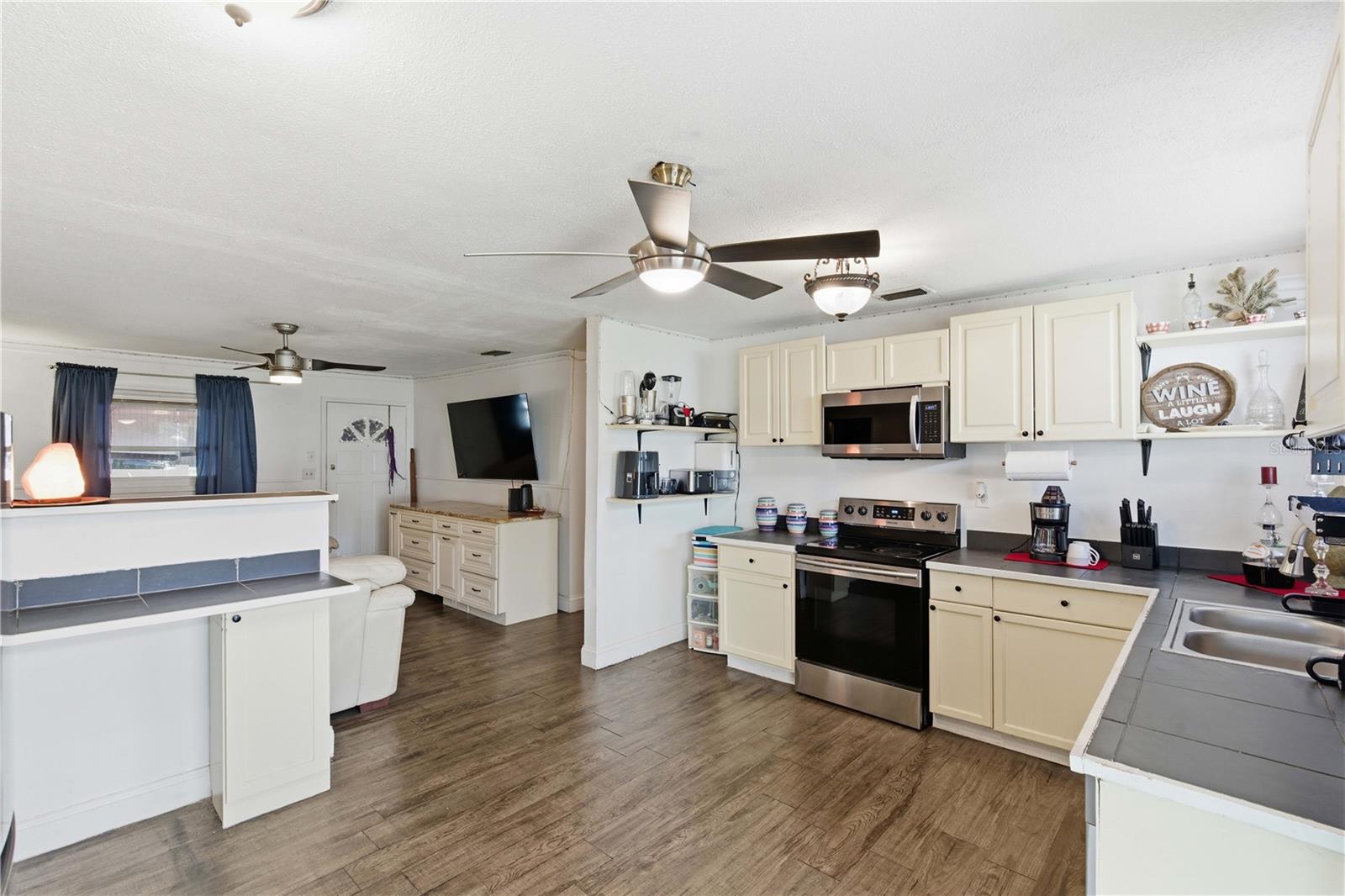 SULPHUR HILL - Residential