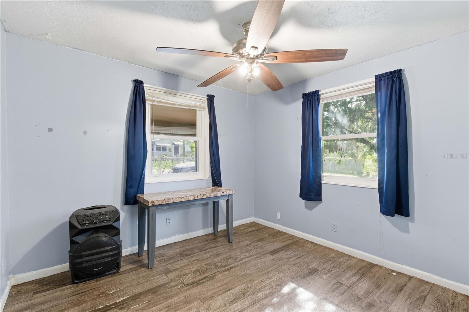 SULPHUR HILL - Residential