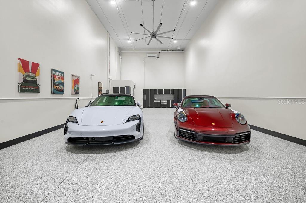 LUXE DREAM GARAGE CONDO - Residential