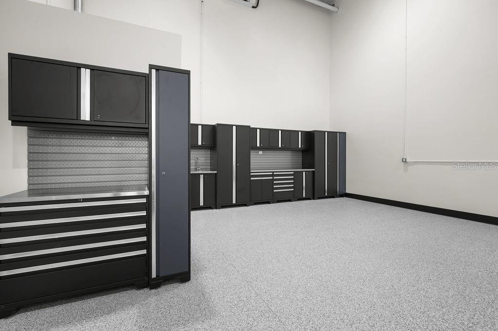 LUXE DREAM GARAGE CONDO - Residential