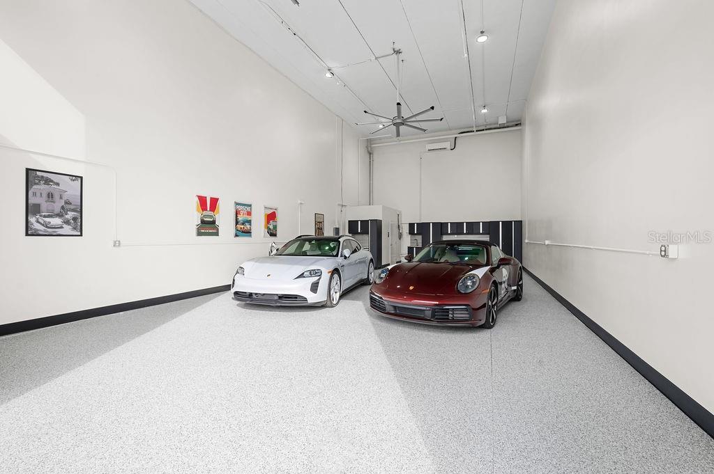 LUXE DREAM GARAGE CONDO - Residential