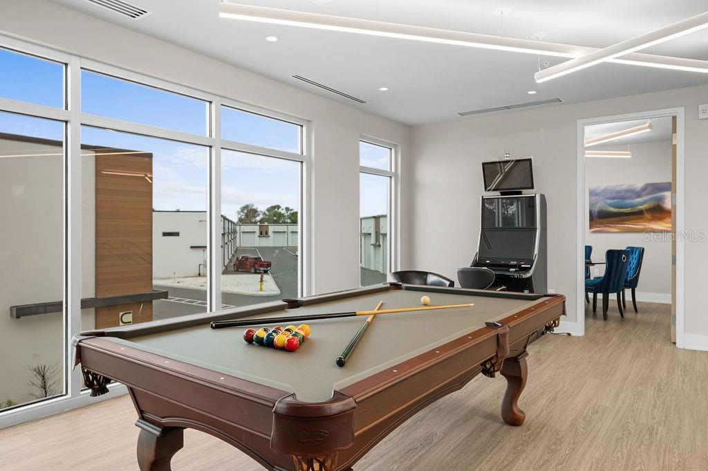 LUXE DREAM GARAGE CONDO - Residential