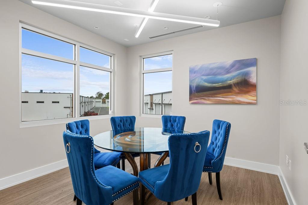 LUXE DREAM GARAGE CONDO - Residential