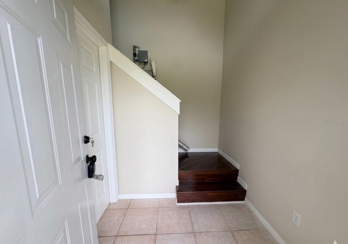 100 KINGBIRD CIRCLE 1