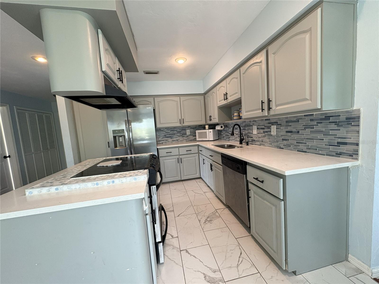 PELICAN BAY - Residential