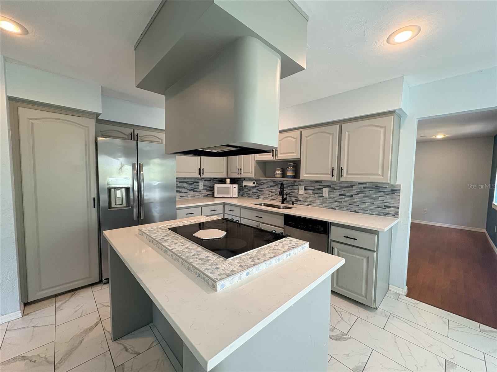 PELICAN BAY - Residential