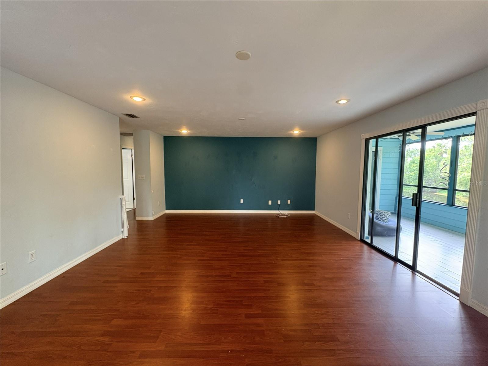 PELICAN BAY - Residential