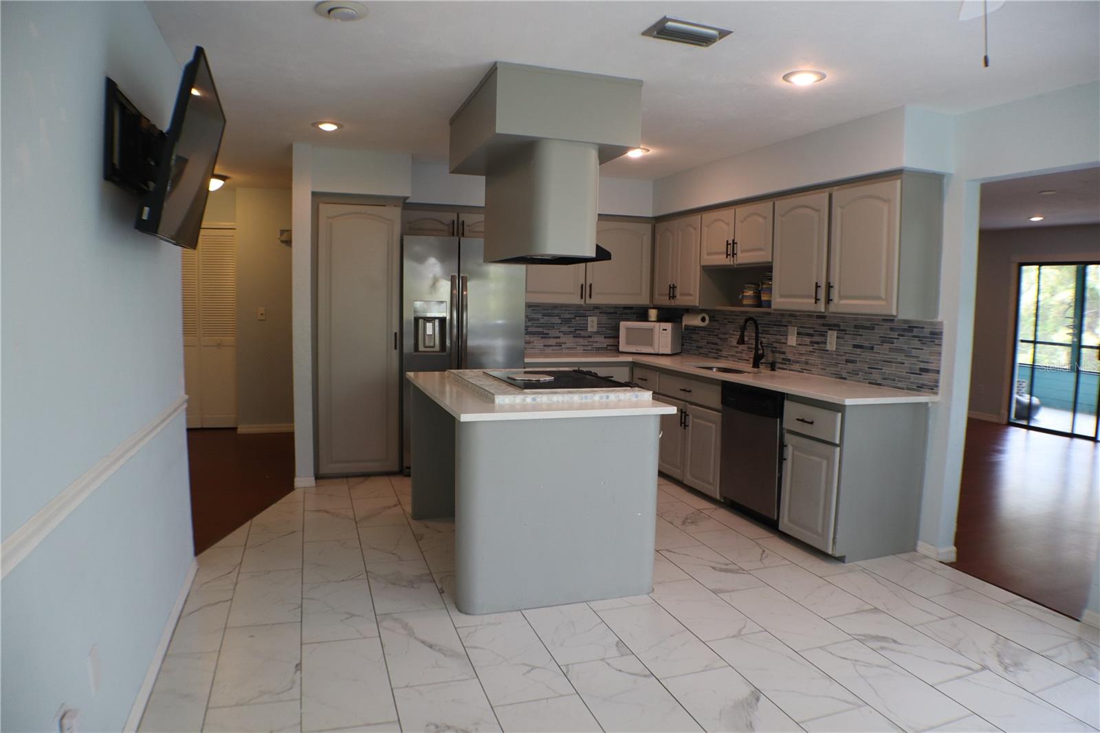 PELICAN BAY - Residential