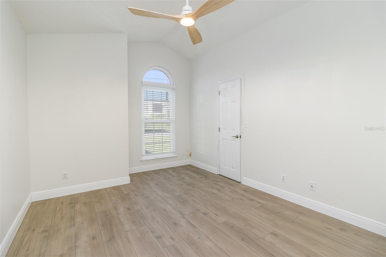 TANGLEWOOD UNIT 02 - Residential