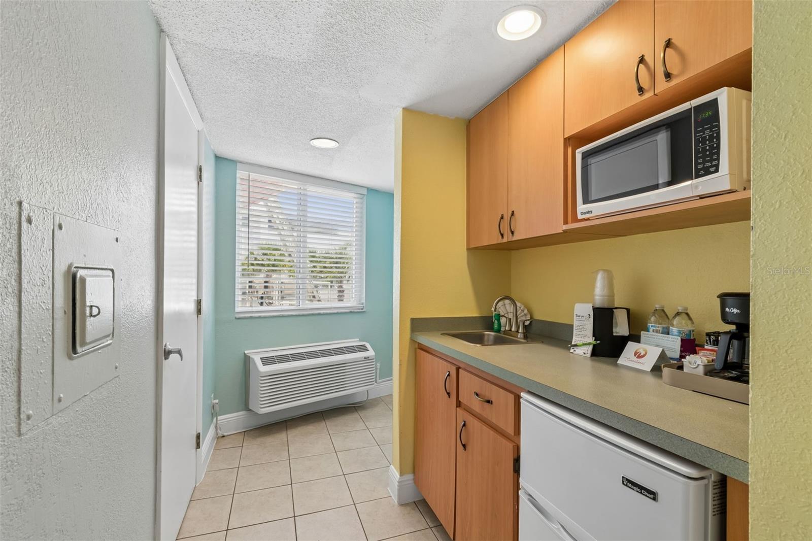 PELICAN POINTE ON - Residential