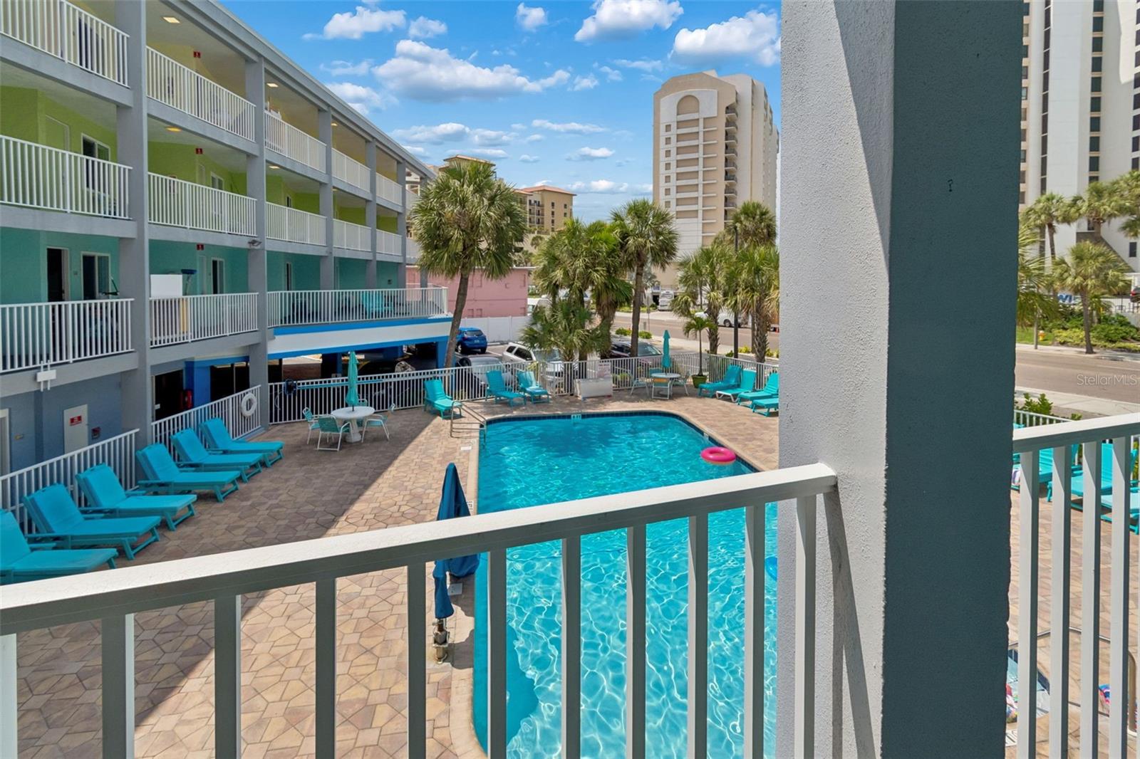 PELICAN POINTE ON - Residential