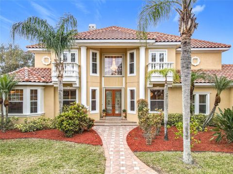 A home in WINTER HAVEN