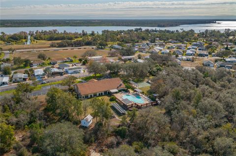 A home in LAKE WALES