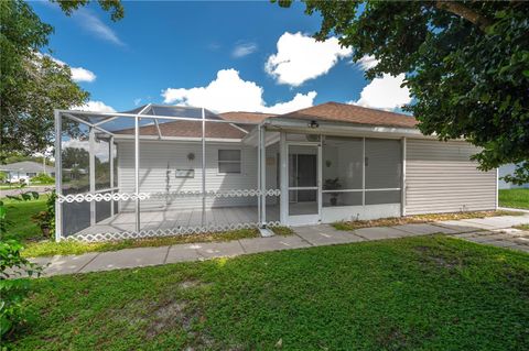 A home in LAKE WALES